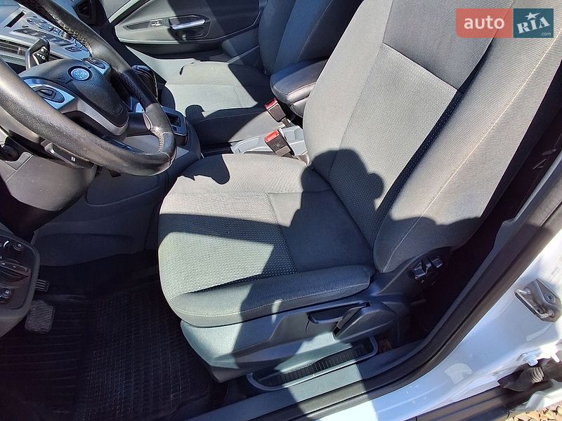 Мінівен Ford C-Max 2011 в Чернівцях