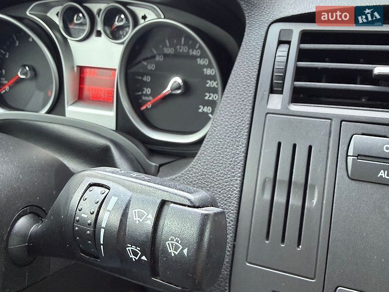 Минивэн Ford C-Max 2010 в Киеве
