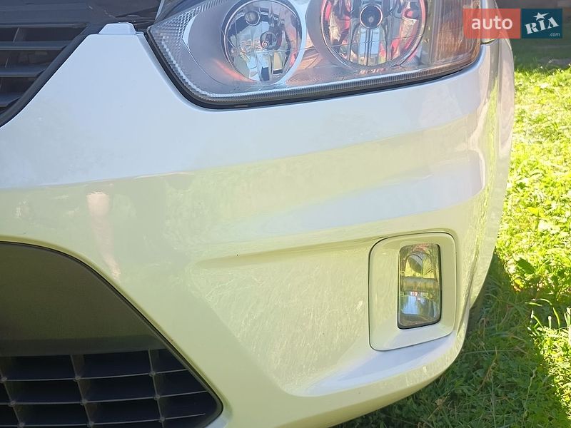 Мінівен Ford C-Max 2010 в Ромнах