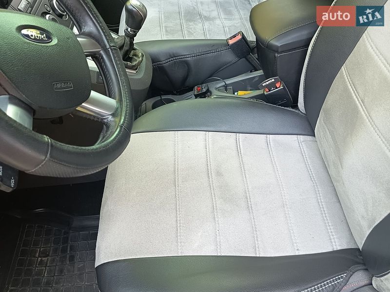 Мінівен Ford C-Max 2010 в Ромнах