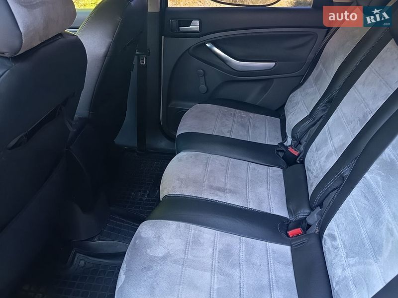 Мінівен Ford C-Max 2010 в Ромнах