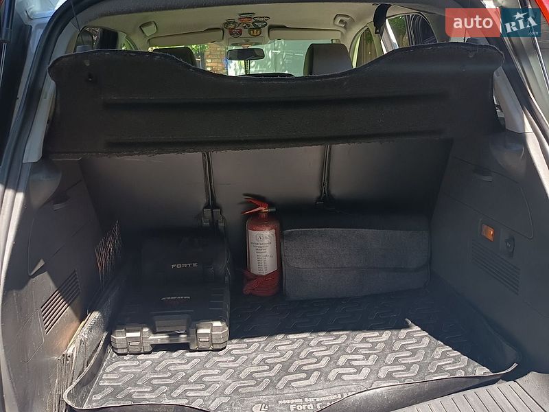 Мінівен Ford C-Max 2010 в Ромнах