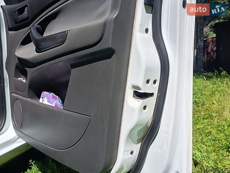 Мінівен Ford C-Max 2010 в Ромнах