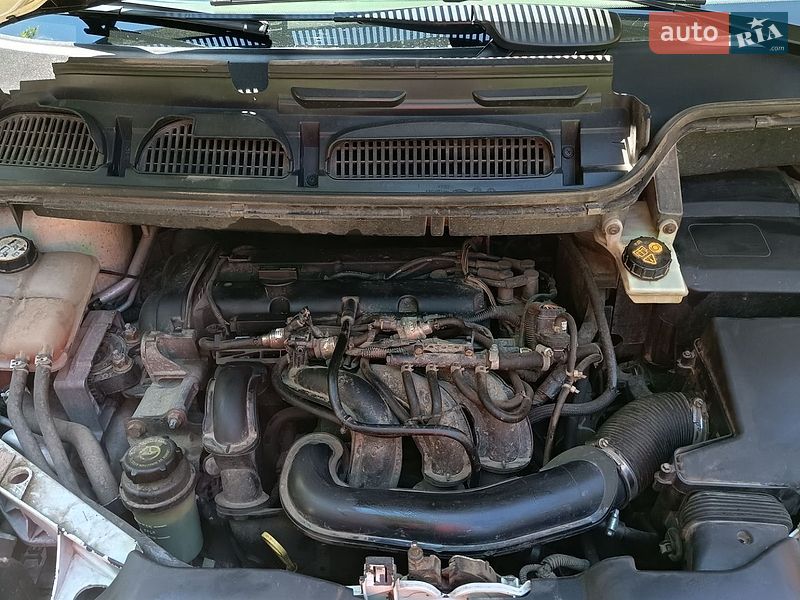 Мінівен Ford C-Max 2010 в Ромнах