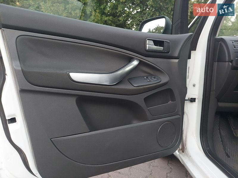 Минивэн Ford C-Max 2010 в Решетиловке
