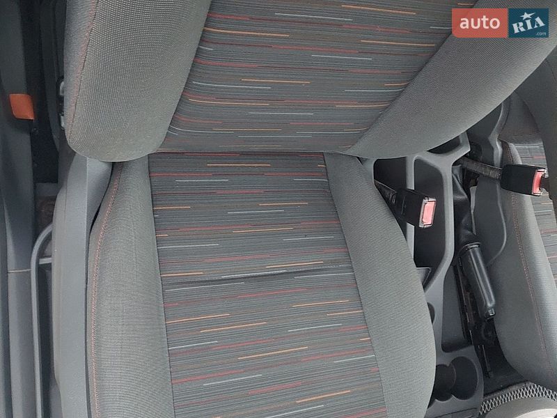 Минивэн Ford C-Max 2010 в Решетиловке