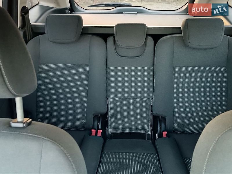 Мінівен Ford C-Max 2015 в Сарнах