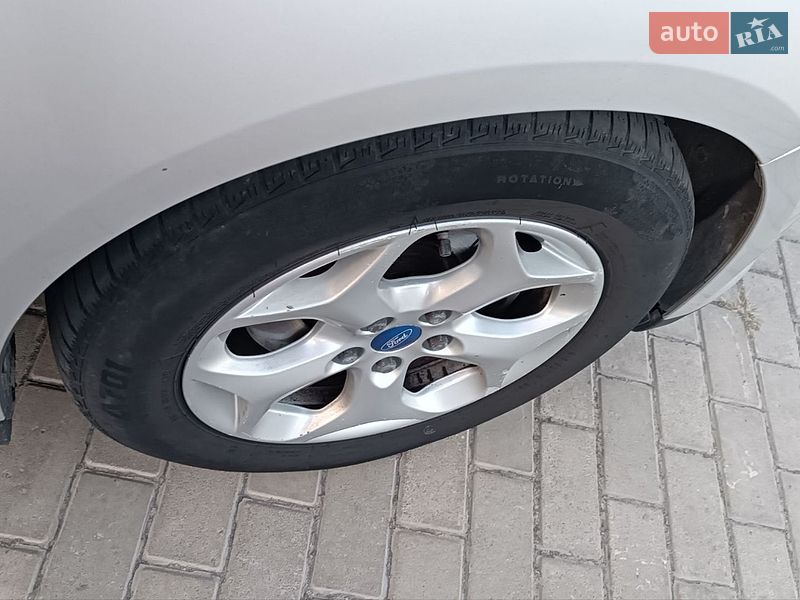 Мінівен Ford C-Max 2015 в Сарнах