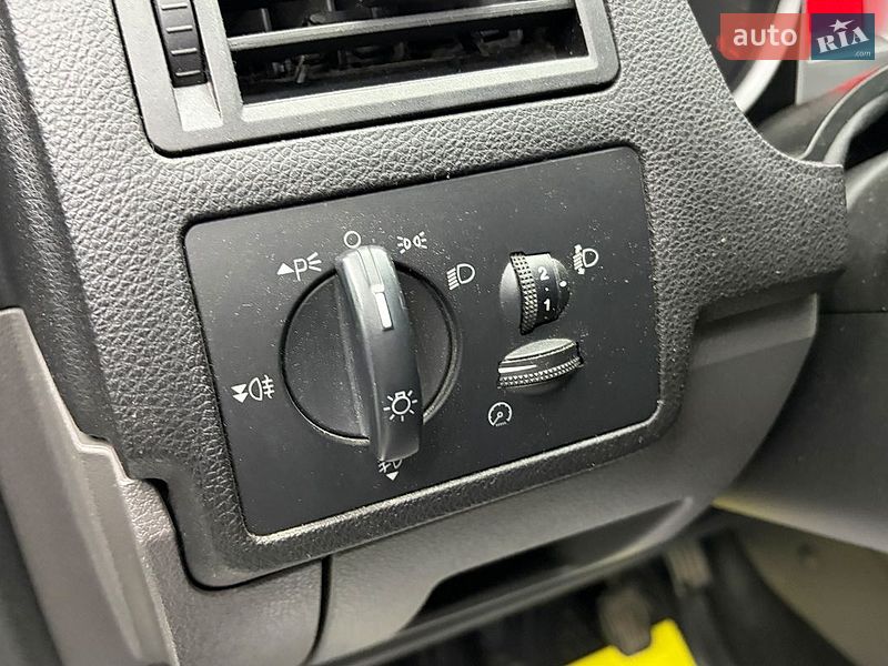 Мінівен Ford C-Max 2010 в Чернівцях фото 19 Мінівен Ford C-Max 2010 в Чернівцях