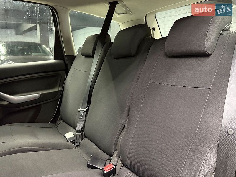Мінівен Ford C-Max 2010 в Чернівцях фото 25 Мінівен Ford C-Max 2010 в Чернівцях