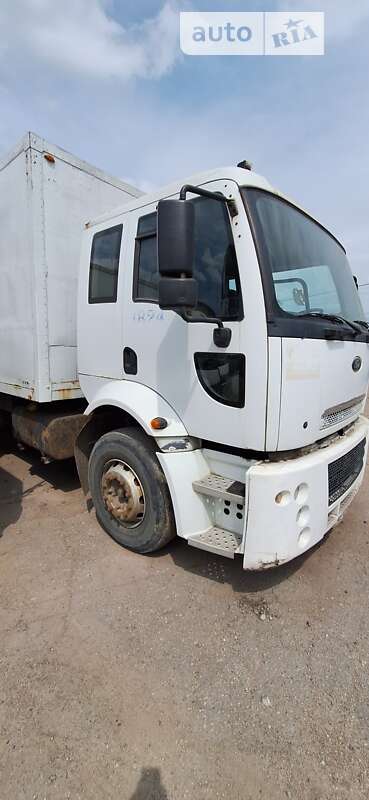 Вантажний фургон Ford Cargo