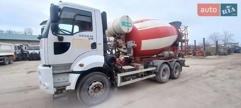 Ford Cargo 2015