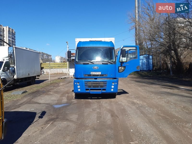 Вантажний фургон Ford Cargo