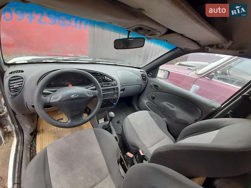 Седан Ford Courier