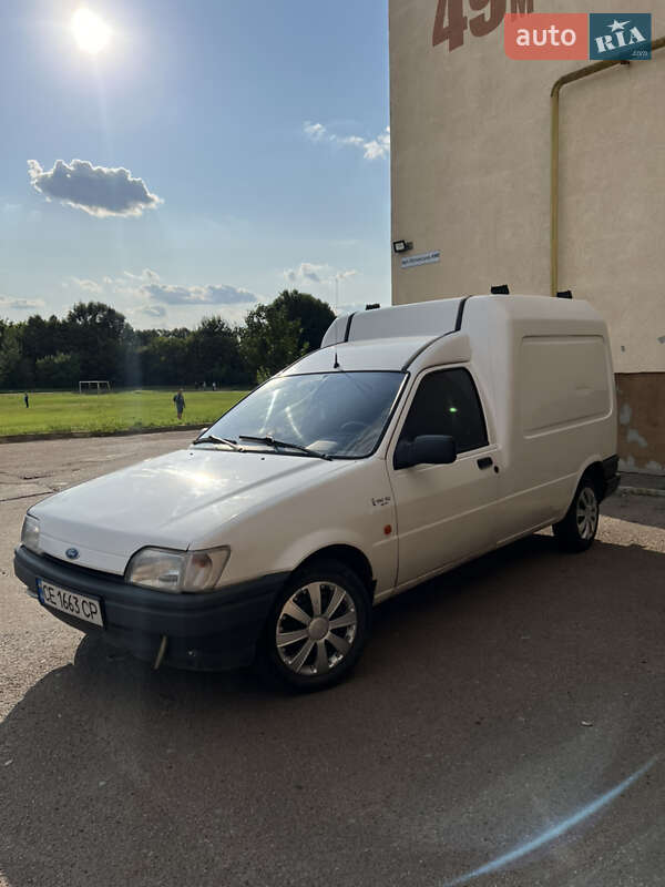 Вантажівки Ford Courier