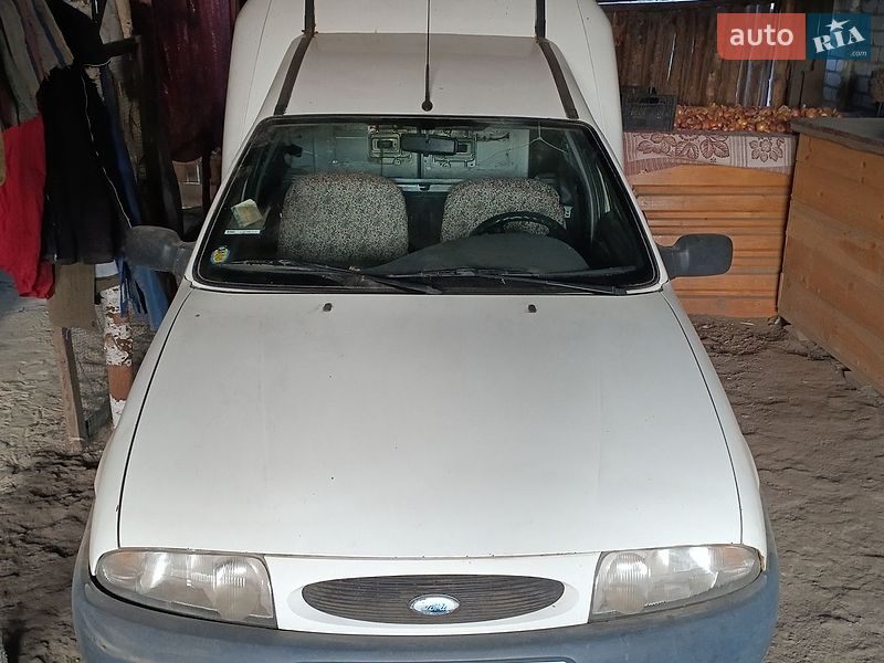 Легкові Ford Courier