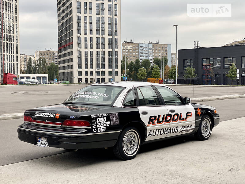 Легковые Ford Crown Victoria