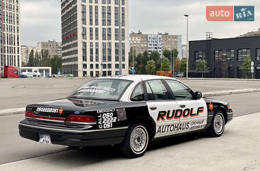 Ford Crown Victoria  1994