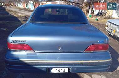 Ford Crown Victoria  1992