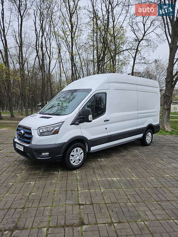 Вантажний фургон Ford E-Transit