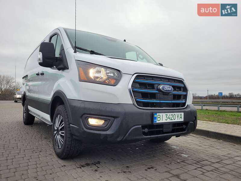 Вантажівки Ford E-Transit