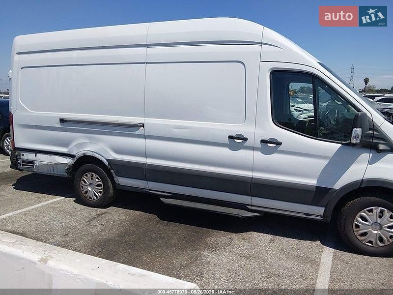 Вантажопасажирський фургон Ford E-Transit 2022 в Луцьку