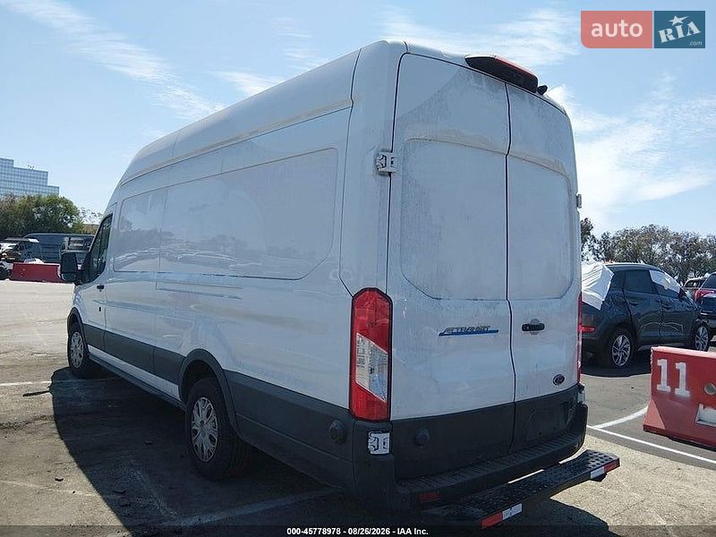 Вантажопасажирський фургон Ford E-Transit 2022 в Луцьку