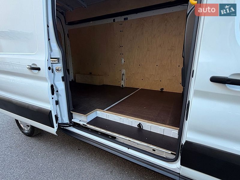 Грузовой фургон Ford E-Transit 2022 в Виннице
