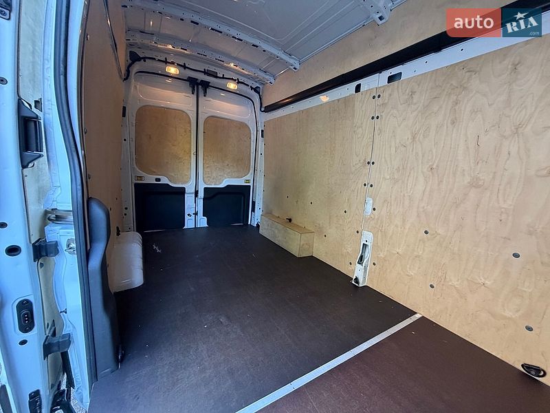 Грузовой фургон Ford E-Transit 2022 в Виннице