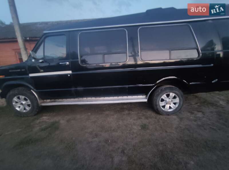 Мінівен Ford Econoline