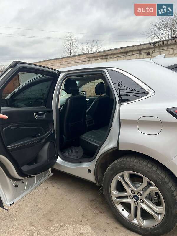 Позашляховик / Кросовер Ford Edge 2015 в Первомайську