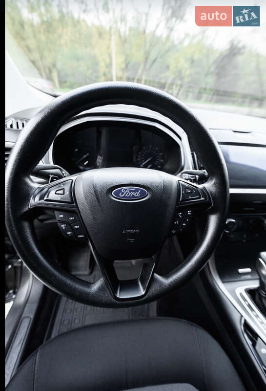 Позашляховик / Кросовер Ford Edge 2016 в Чернівцях