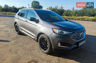 Ford Edge  2021