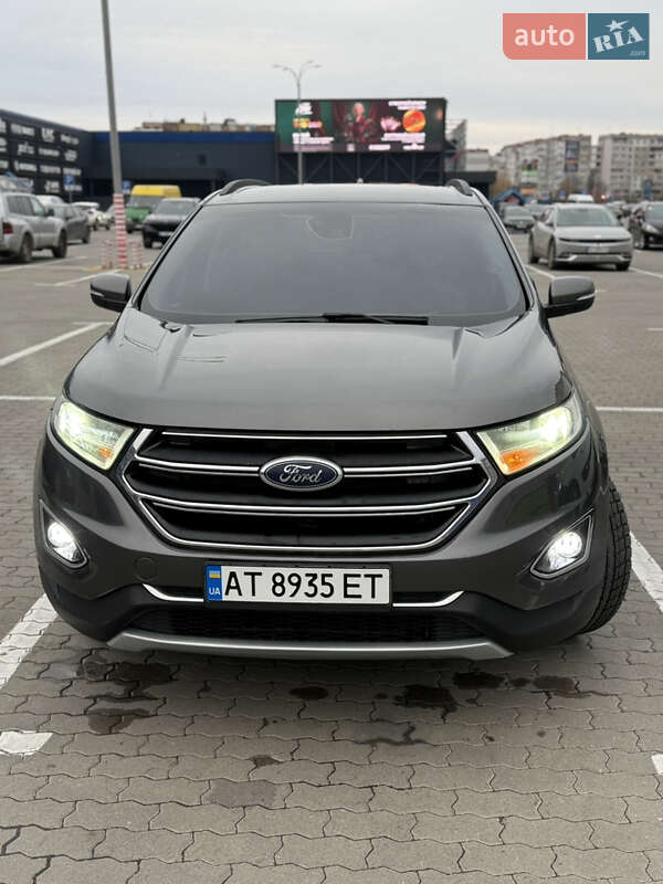 Позашляховик / Кросовер Ford Edge