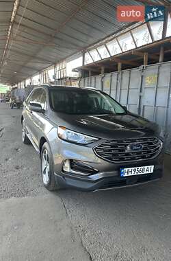Ford Edge  2021