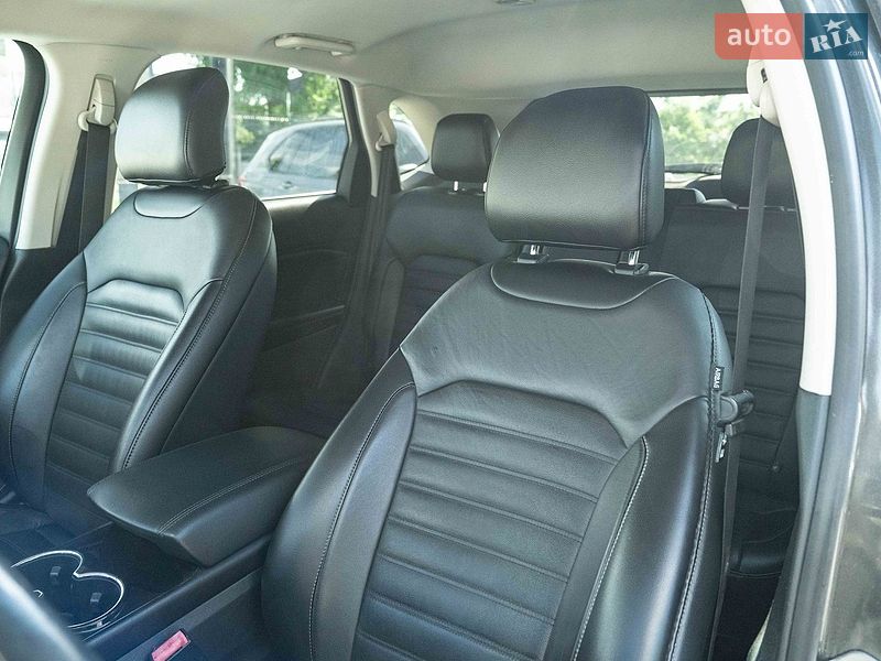 Внедорожник / Кроссовер Ford Edge 2015 в Черновцах