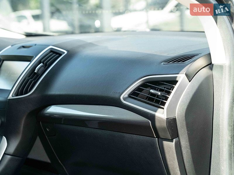 Внедорожник / Кроссовер Ford Edge 2015 в Черновцах