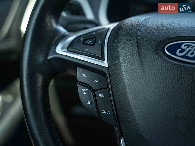 Внедорожник / Кроссовер Ford Edge 2015 в Черновцах