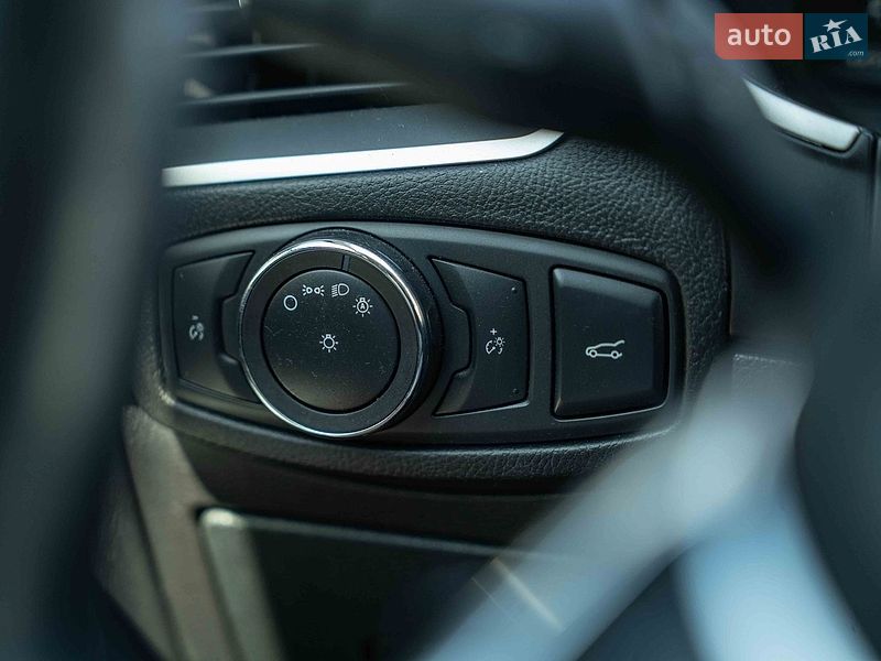 Внедорожник / Кроссовер Ford Edge 2015 в Черновцах