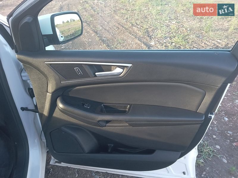 Позашляховик / Кросовер Ford Edge 2015 в Чернівцях