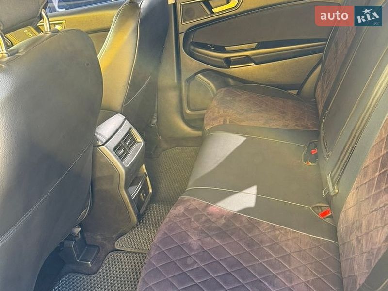 Внедорожник / Кроссовер Ford Edge 2015 в Новояворовске