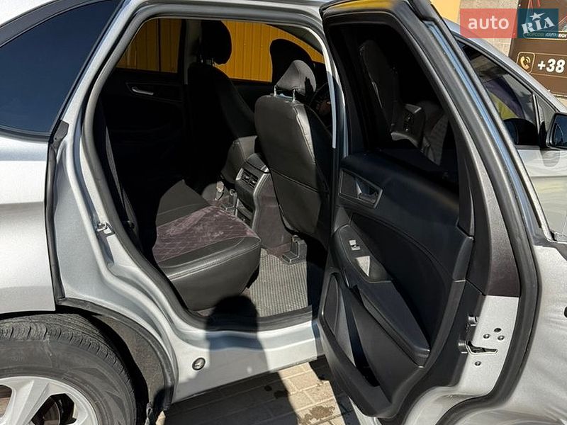 Внедорожник / Кроссовер Ford Edge 2015 в Новояворовске