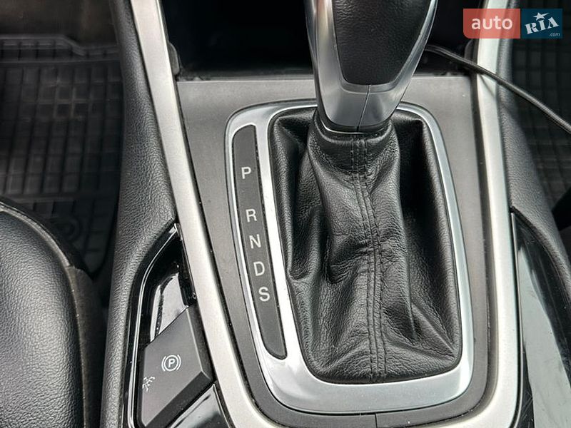 Позашляховик / Кросовер Ford Edge 2015 в Чернівцях