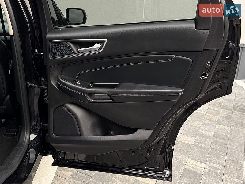 Позашляховик / Кросовер Ford Edge 2018 в Рівному