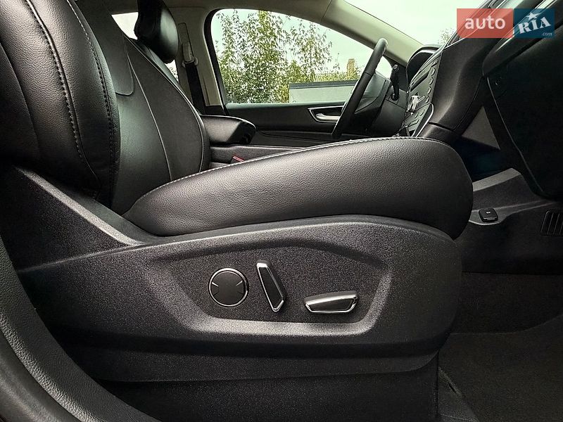 Позашляховик / Кросовер Ford Edge 2018 в Рівному