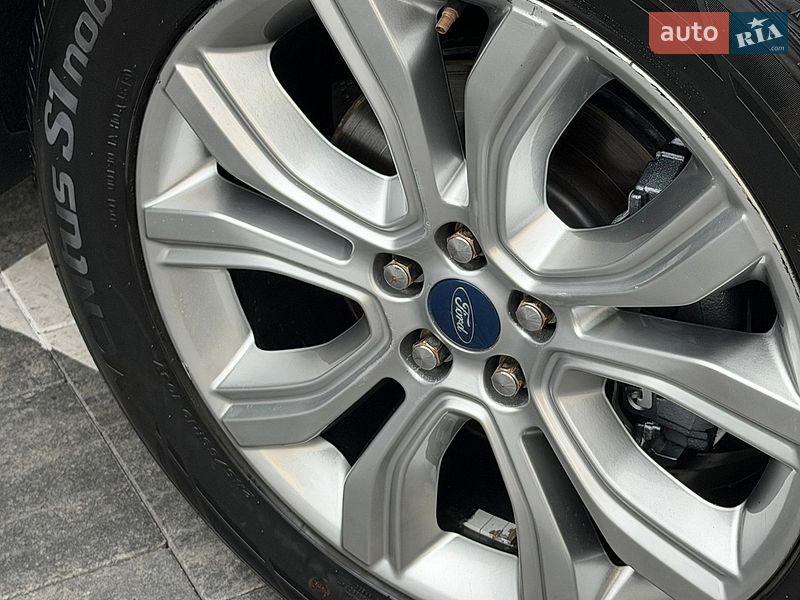 Позашляховик / Кросовер Ford Edge 2018 в Рівному