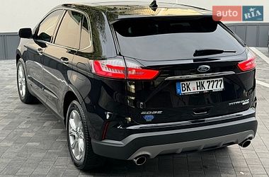 Позашляховик / Кросовер Ford Edge 2018 в Рівному
