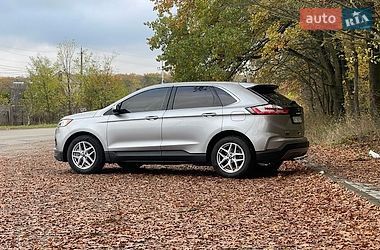 Ford Edge  2021