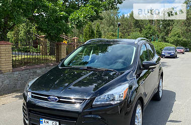 Ford Escape titanium  2013