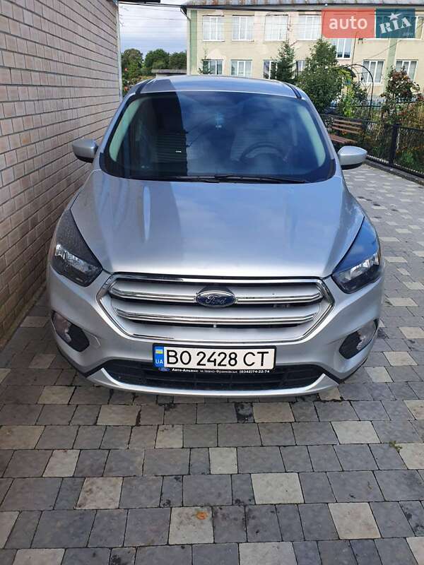 Універсал Ford Escape